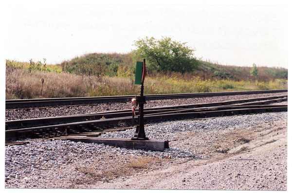 076.jpg - Passing track switch - west end of Bain Yard, Track D & Passing track.  Sept. 2007