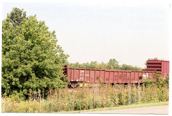 077.jpg - C&NW Gondola 137320 at Bain, Sept. 2007