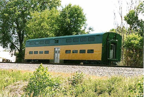 150.jpg - C&NW double-deck commuter car at Green Bay, July 2009.